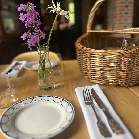 Du Chateau De 4* Leignon